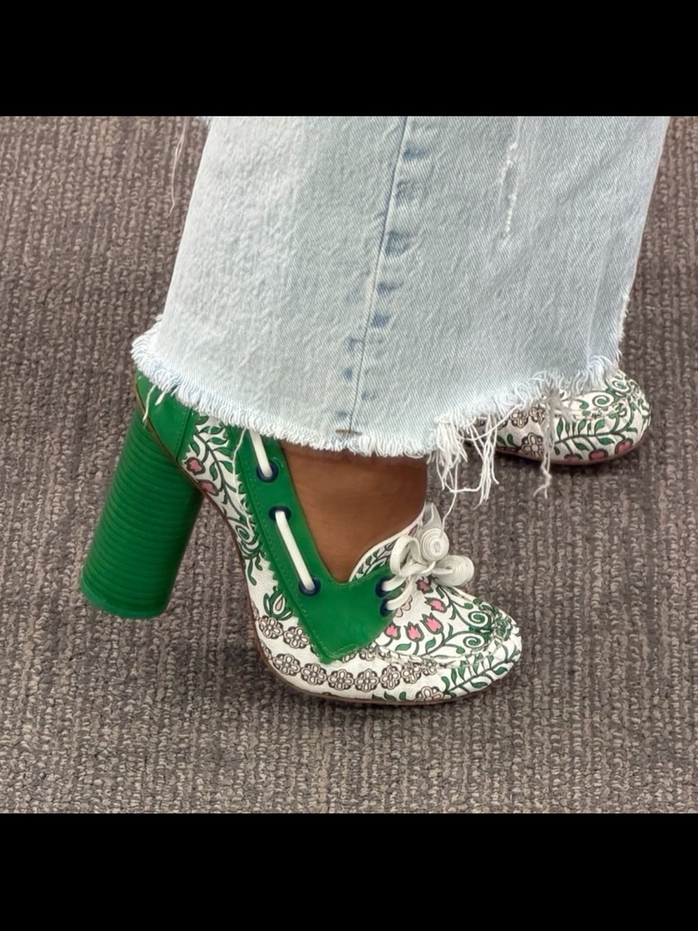 Tory Burch Green and White Floral Lace-Up Block Heel Pumps - Picture 2 of 10